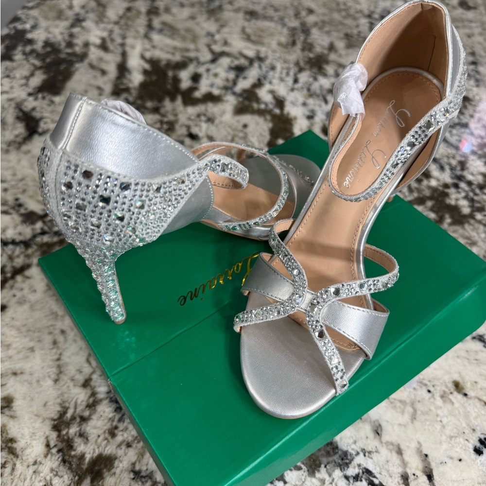 Lauren‎ Lorraine Daisey Shimmering Silver Heels with Crystal Accents